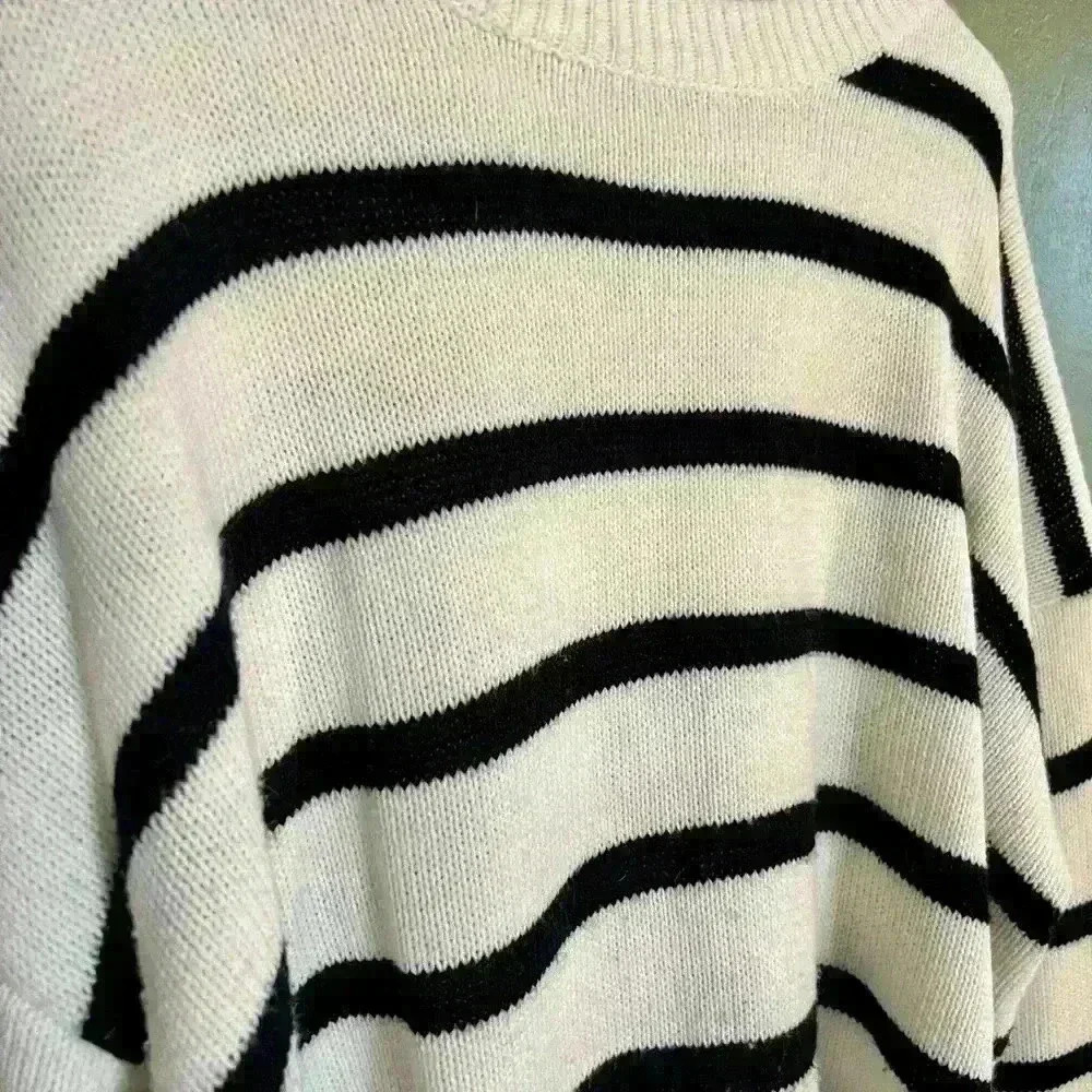 White Sweater with Black Stripes, Size L - Picture 2 of 4